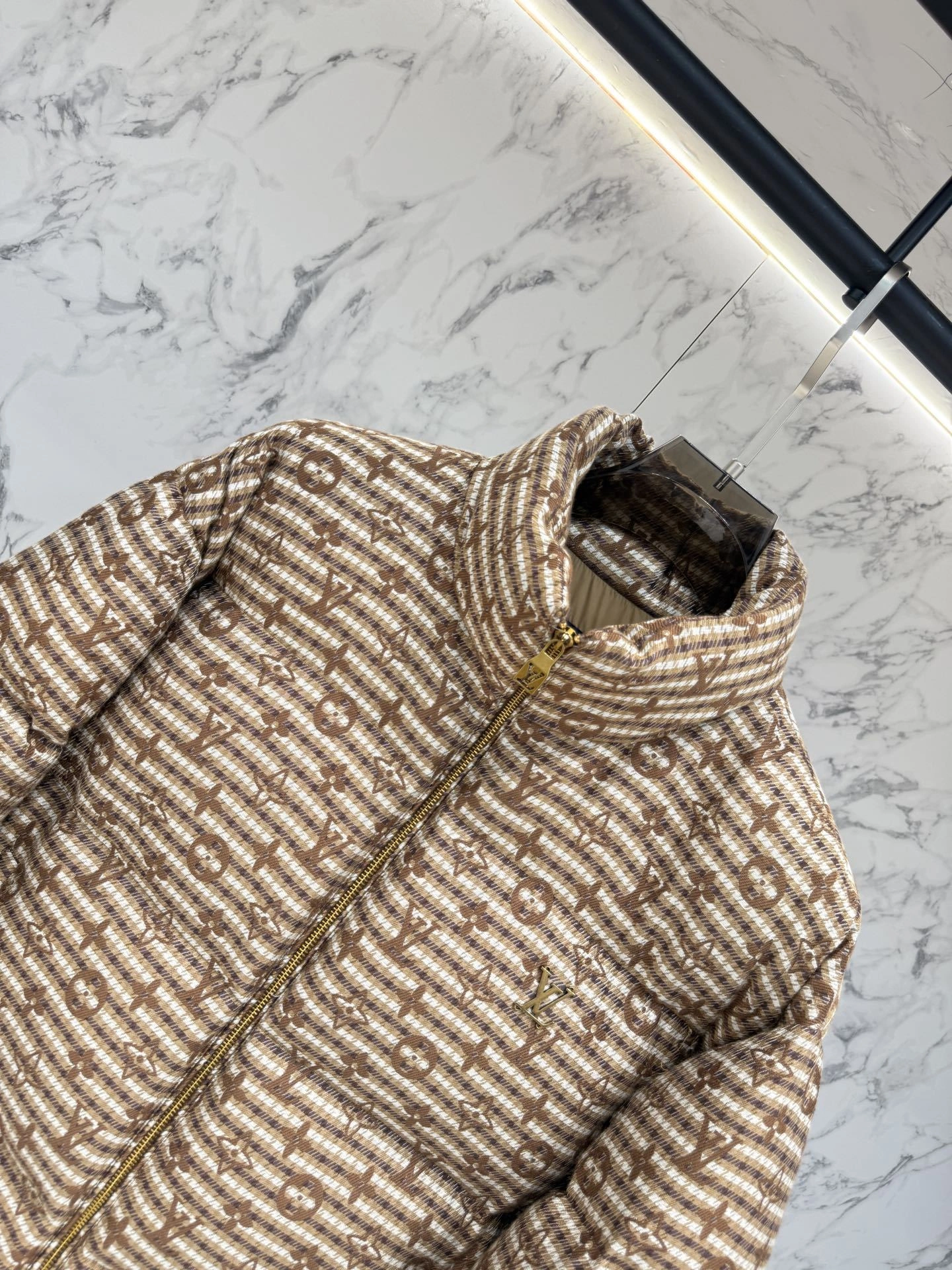 wg.luxury-- 8V Down jacket item: E-F443J1838H
